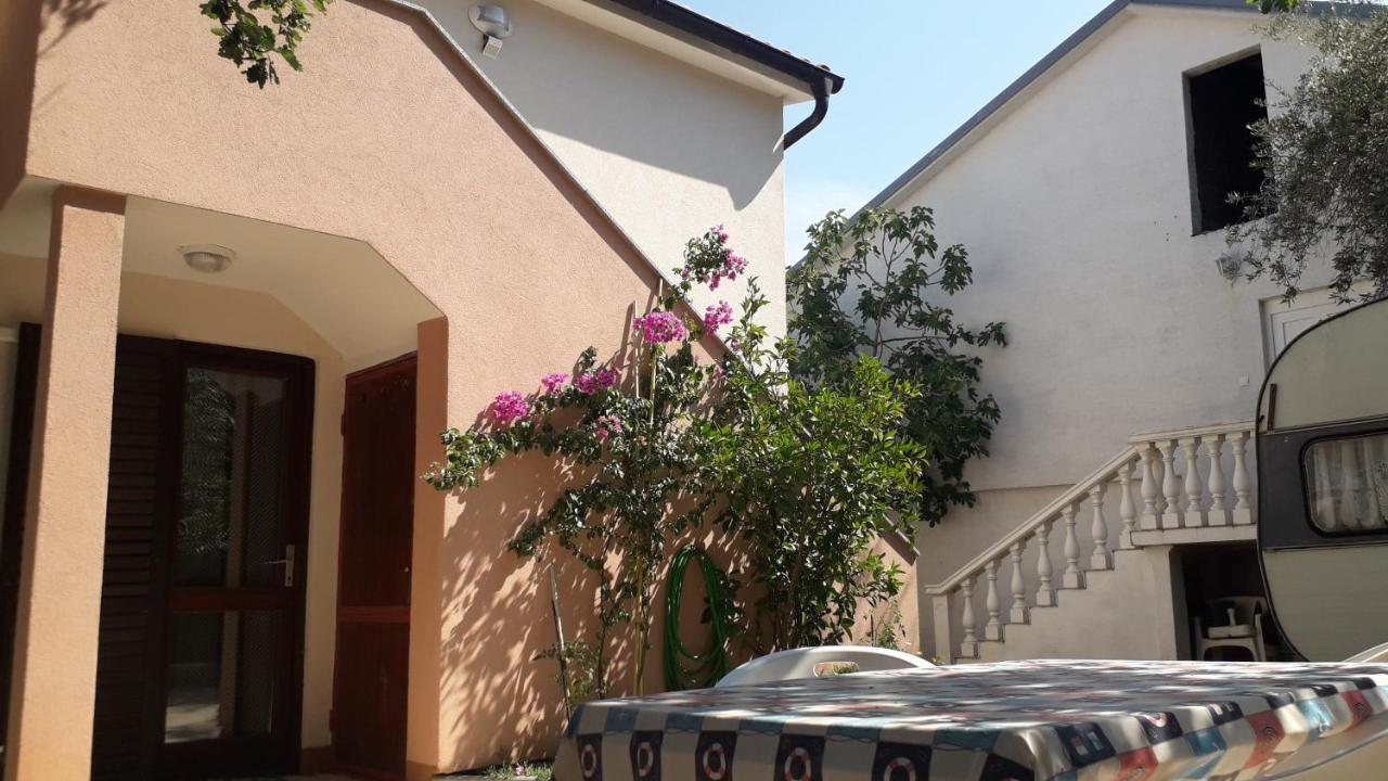 Apartmani Mia Лижнян Екстер'єр фото