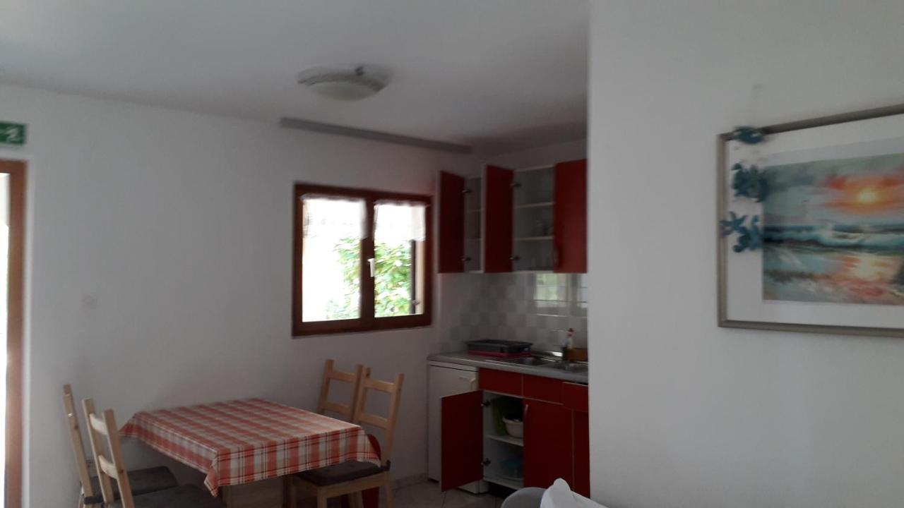 Apartmani Mia Лижнян Екстер'єр фото