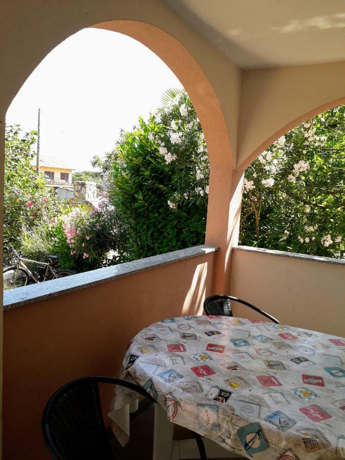 Apartmani Mia Лижнян Екстер'єр фото