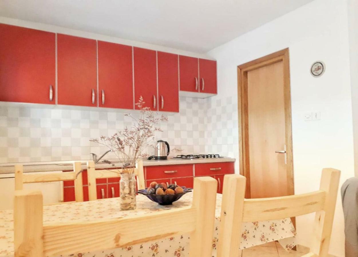 Apartmani Mia Лижнян Екстер'єр фото